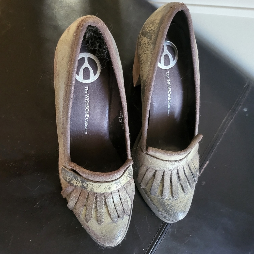 Shoes 2 inches size 7
